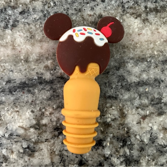 Disney Bottle Stopper Set of 2 Mickey and Minnie Ice Cream Park Snack Icon Wine - Picture 3 of 6
